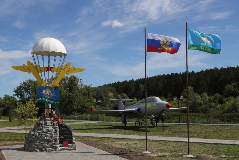 Памятники десантникам картинки