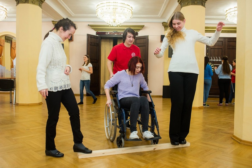 Инклюзивные мероприятия это. Международные инклюзивные игры. Инклюзивный волонтер. Театр студия ora екатеринбург-. Инклюзивная выставка.