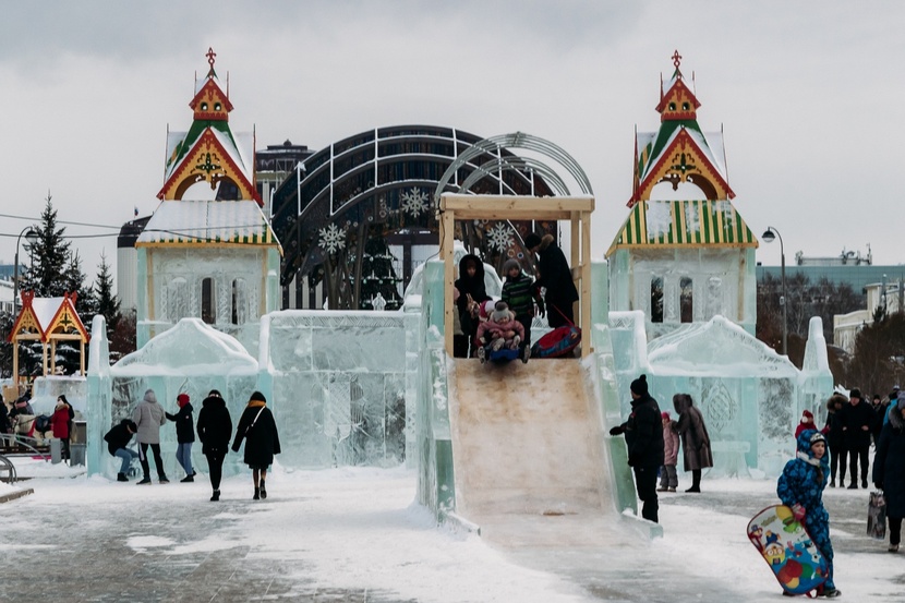 Тюмень в декабре. Резиденция Деда Мороза Тюмень площадь 400. Тюмень резиденция Деда Мороза 2020. Резиденция Деда Мороза Тюмень 2020 площадь 400 летия.